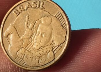 Erro em cima de erro: a incrível moeda de 10 centavos ano 2004!