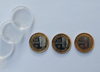 Moeda de 1 Real dos 50 anos de Banco Central valendo quase R$3 MIL