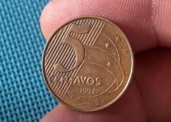 Descubra a incrível moeda de 5 centavos 2002 com erro de cunhagem!