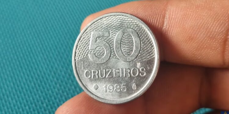 Moeda antiga 50 cruzeiros 1985: peça única e rara com erro de cunhagem!