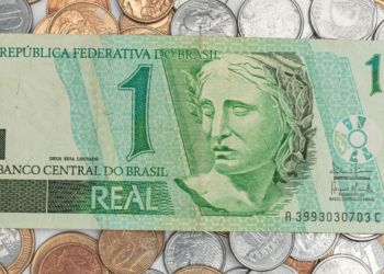 Colecionadores pagam até R$ 400 por uma nota de 1 real rara.