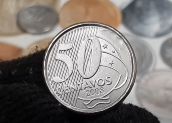 Moeda de 50 centavos 2008 vale até R$ 100 com este erro incrível!
