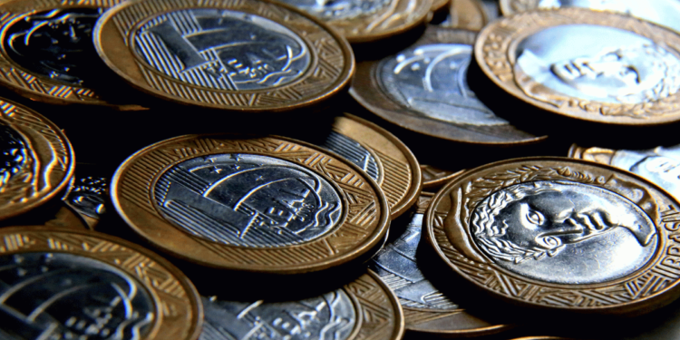 Moedas de 1 real podem valer até R$ 2.500 no mercado de colecionadores.