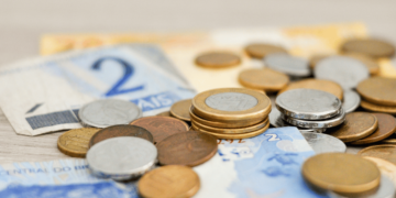 Moeda de 10 centavos de 1946 com a sigla ‘OM’ pode valer até 30 mil reais.