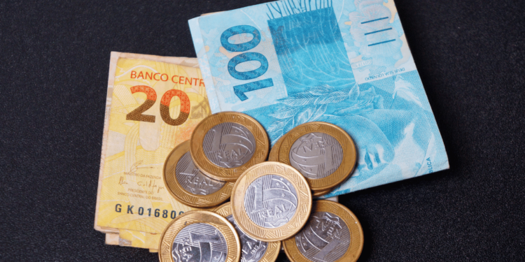 Moedas e notas raras podem valer até R$ 8 mil; confira se você tem alguma.