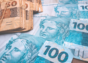 Nota de 100 reais com erro de impressão pode valer até R$ 5 mil entre colecionadores.