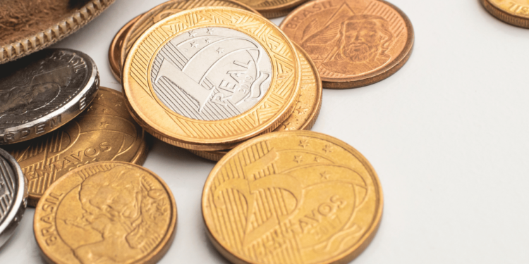 Moedas de 25 centavos com erros de cunhagem podem valer até R$ 1 mil em leilões.