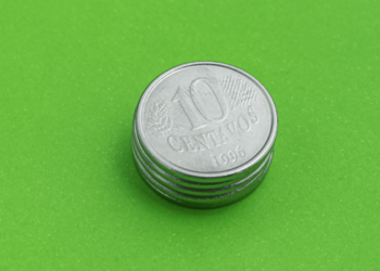 Moeda de 1 real de 2022 pode valer muito com erros raros de cunhagem.