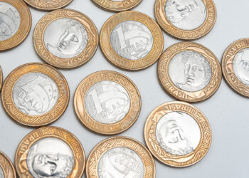 Confira as moedas de 1 real com erro que valem até R$ 500!