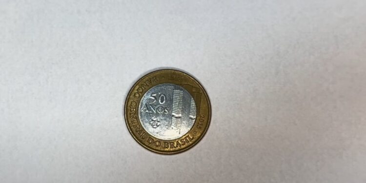 Moeda 50 anos do Banco Central com Reverso Invertido
