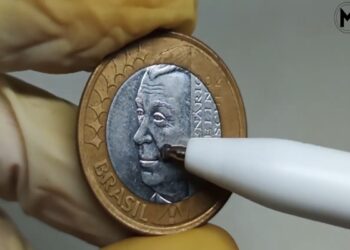 Moeda JK 2002 com cunho descentralizado