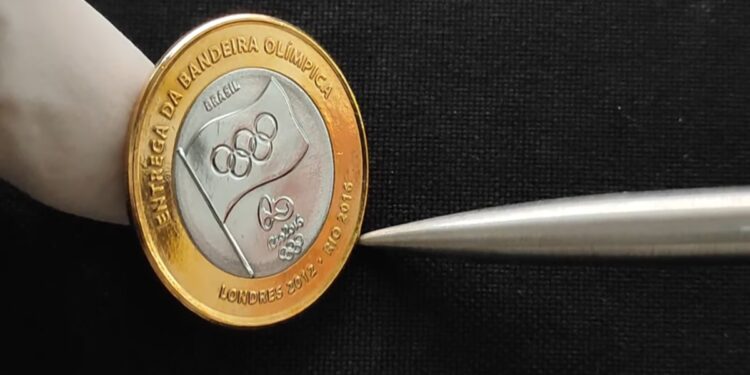 Moeda da Bandeira Olímpica 2012 com certificação