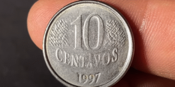 Moeda de 1 centavo de 1997 com erro de cunhagem que pode valer até 120 reais