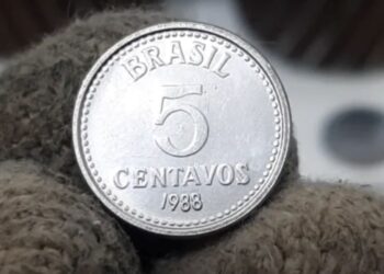 moeda de 5 centavos de 1988 do período do Cruzado, peça rara e valiosa para colecionadores.