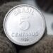 moeda de 5 centavos de 1988 do período do Cruzado, peça rara e valiosa para colecionadores.
