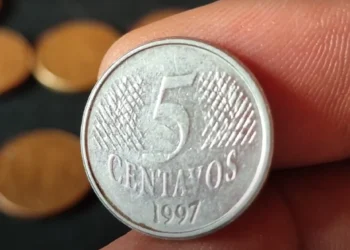 Erro de cunhagem faz moeda de 5 centavos de 1997 valer até R$ 600