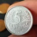 Erro de cunhagem faz moeda de 5 centavos de 1997 valer até R$ 600