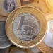 Moedas de R$ 1 que podem render até R$ 4 mil: saiba identificar as edições comemorativas do Banco Central