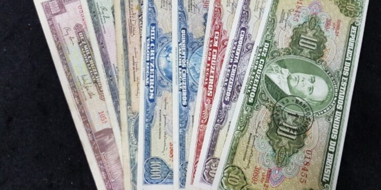 Cédulas do Cruzeiro Novo que valem até R$ 6.500: veja se você tem essa raridade em casa