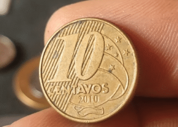 Moeda de 10 centavos 2010 pode valer R$ 100: descubra o erro que faz colecionadores pagarem mais