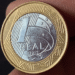 Sua moeda de 1 real pode valer R$ 7.000: veja como identificar os exemplares raros