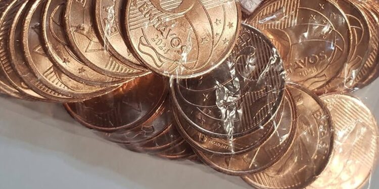 Será que você tem uma fortuna escondida? 10 moedas de 5 centavos que podem render até R$ 700