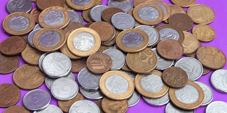 10 moedas brasileiras que valem uma fortuna: descubra a peça de R$ 6.000 escondida no troco