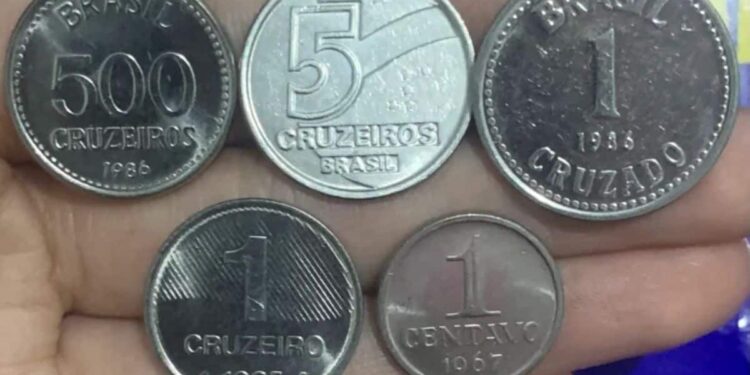 Moedas antigas do Cruzeiro e Cruzado podem valer até R$ 2.000: veja quais guardar