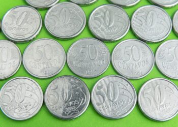 Três moedas de 50 centavos que podem render mais de R$ 1.000 no mercado de colecionadores