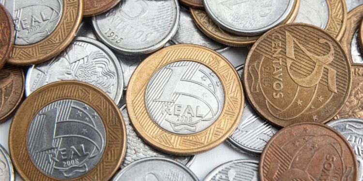 Moedas com defeito: descubra os 7 erros mais valiosos que enlouquecem colecionadores brasileiros