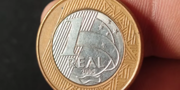 Moeda de 1 real de 2005 pode valer R$ 600: saiba identificar e lucrar