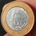 Moeda de 1 real de 2005 pode valer R$ 600: saiba identificar e lucrar