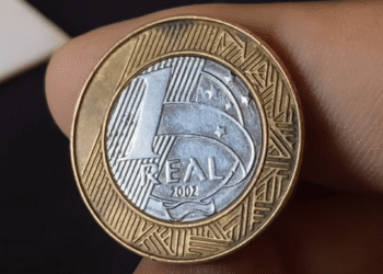 Achei R$ 300 no bolso: a moeda de 1 real de 2002 com erro que vale ouro
