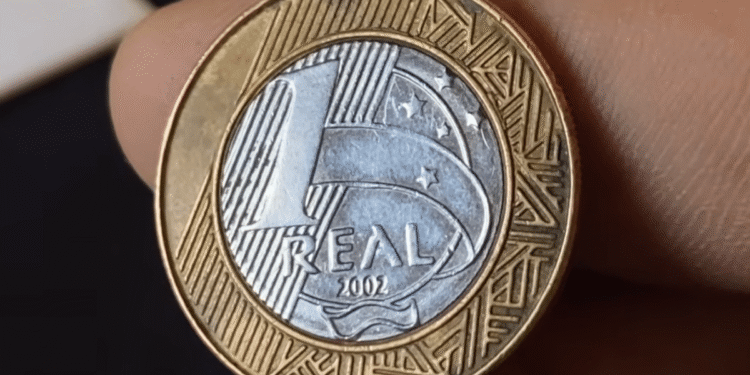 Achei R$ 300 no bolso: a moeda de 1 real de 2002 com erro que vale ouro