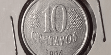 Moeda de 10 Centavos de 1994: saiba por que o erro de reverso horizontal pode render centenas de reais